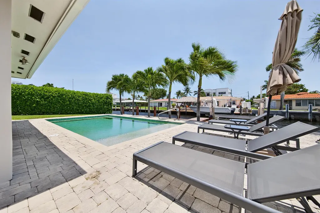 2542 SE 10th Street Pompano Beach FL 33062