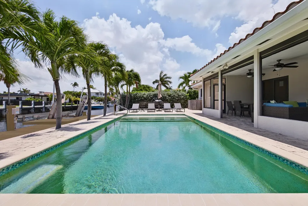 2542 SE 10th Street Pompano Beach FL 33062