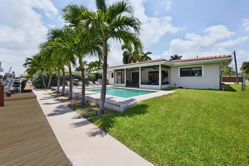 2542 SE 10th Street Pompano Beach FL 33062