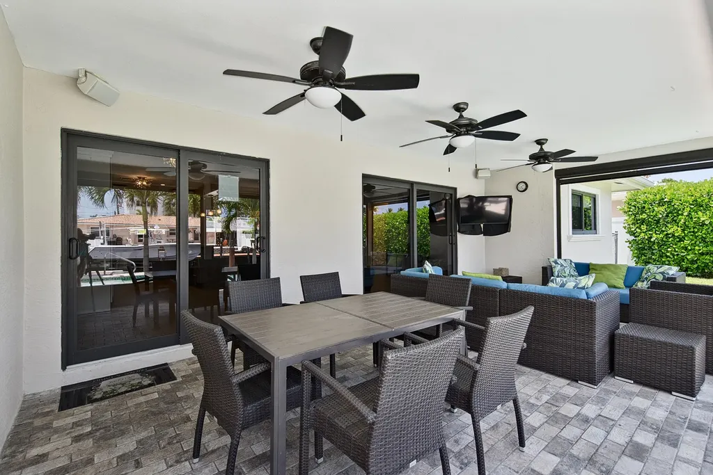 2542 SE 10th Street Pompano Beach FL 33062