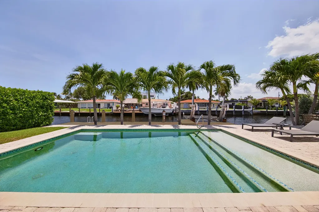 2542 SE 10th Street Pompano Beach FL 33062