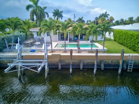 2542 SE 10th Street Pompano Beach FL 33062