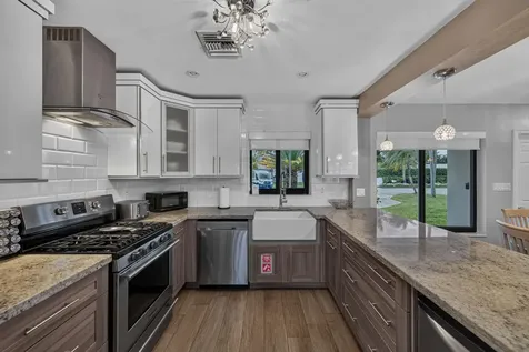 2542 SE 10th Street Pompano Beach FL 33062