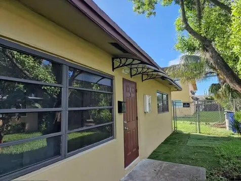 322 SW 2nd Street Pompano Beach FL 33060