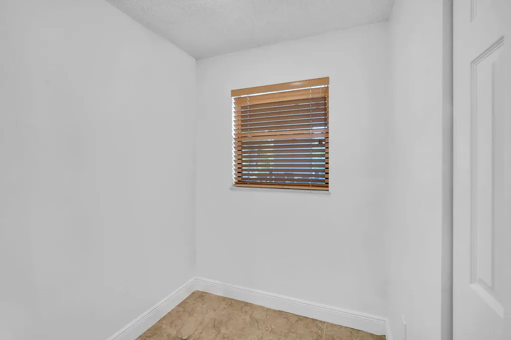 1021 Mockingbird Lane Plantation FL 33324