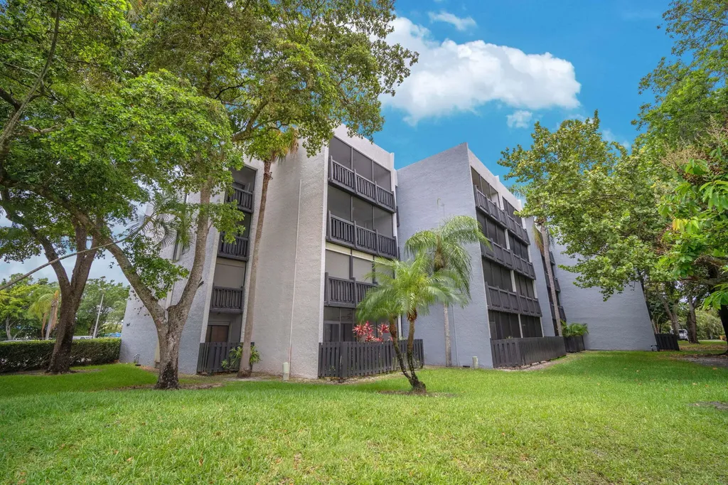1021 Mockingbird Lane Plantation FL 33324