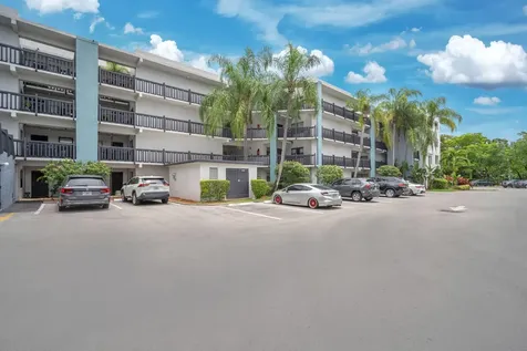 1021 Mockingbird Lane Plantation FL 33324