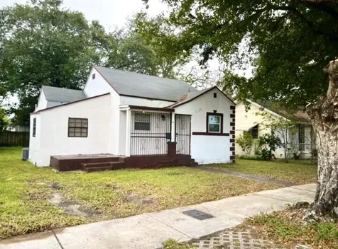 1114 NW 39th Street Miami FL 33127