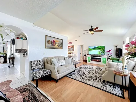 985 Canton Street NW Palm Bay FL 32907