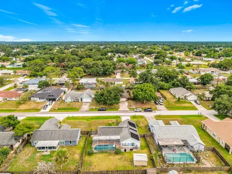985 Canton Street NW Palm Bay FL 32907
