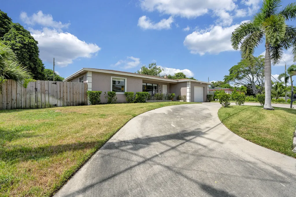 216 NW 4th Avenue Boynton Beach FL 33435