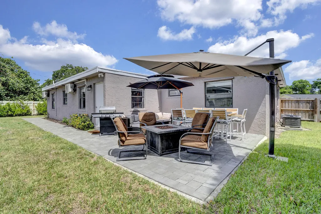 216 NW 4th Avenue Boynton Beach FL 33435
