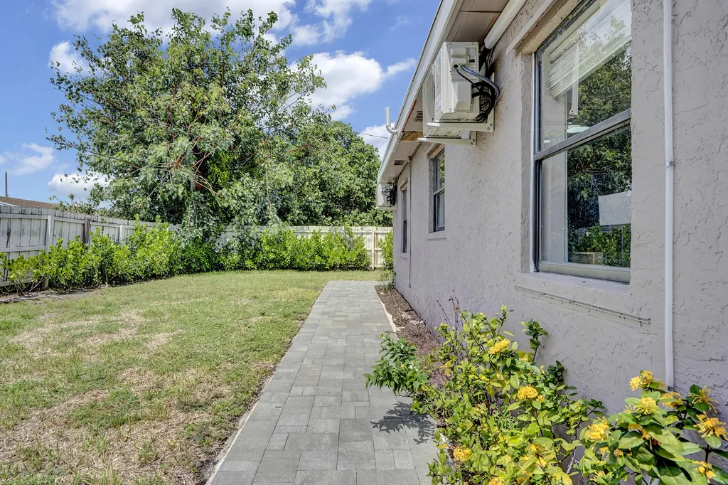216 NW 4th Avenue Boynton Beach FL 33435