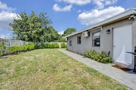 216 NW 4th Avenue Boynton Beach FL 33435