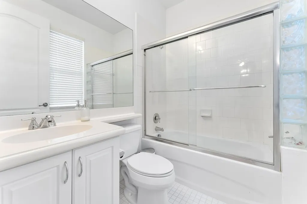 638 NW 38th Circle Boca Raton FL 33431