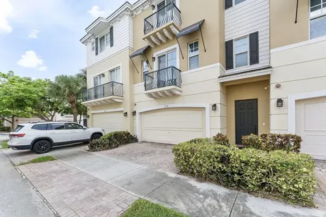 638 NW 38th Circle Boca Raton FL 33431