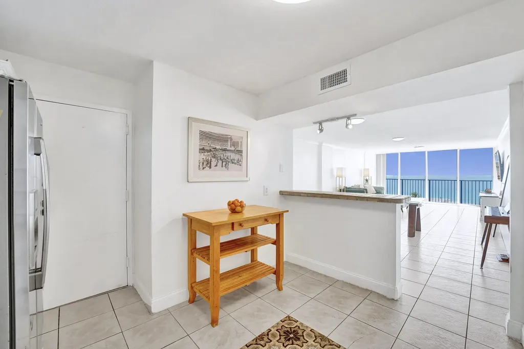 2101 S Ocean Drive Hollywood FL 33019