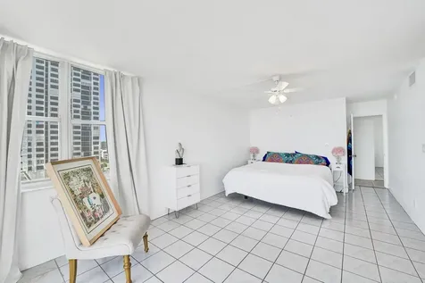 2101 S Ocean Drive Hollywood FL 33019