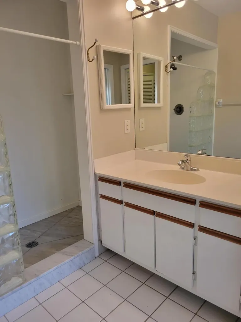 903 SE Camelot Gardens Boulevard SE Port St Lucie FL 34952