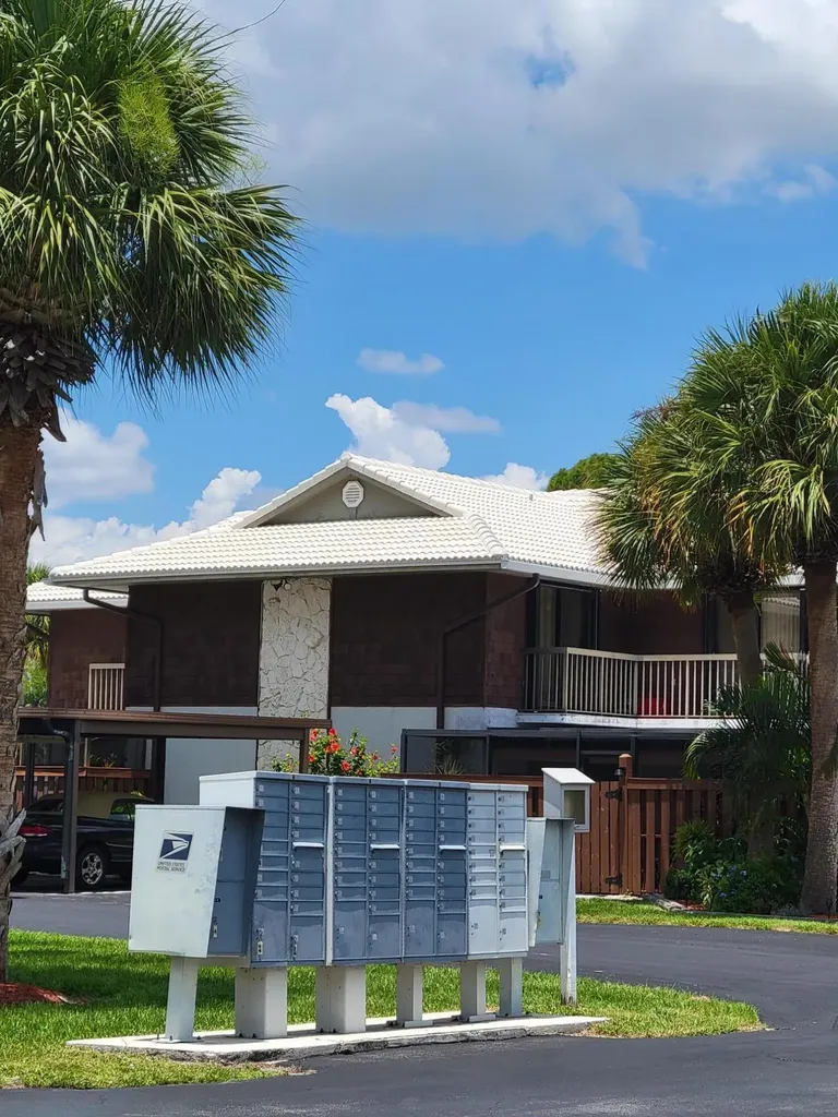 903 SE Camelot Gardens Boulevard SE Port St Lucie FL 34952