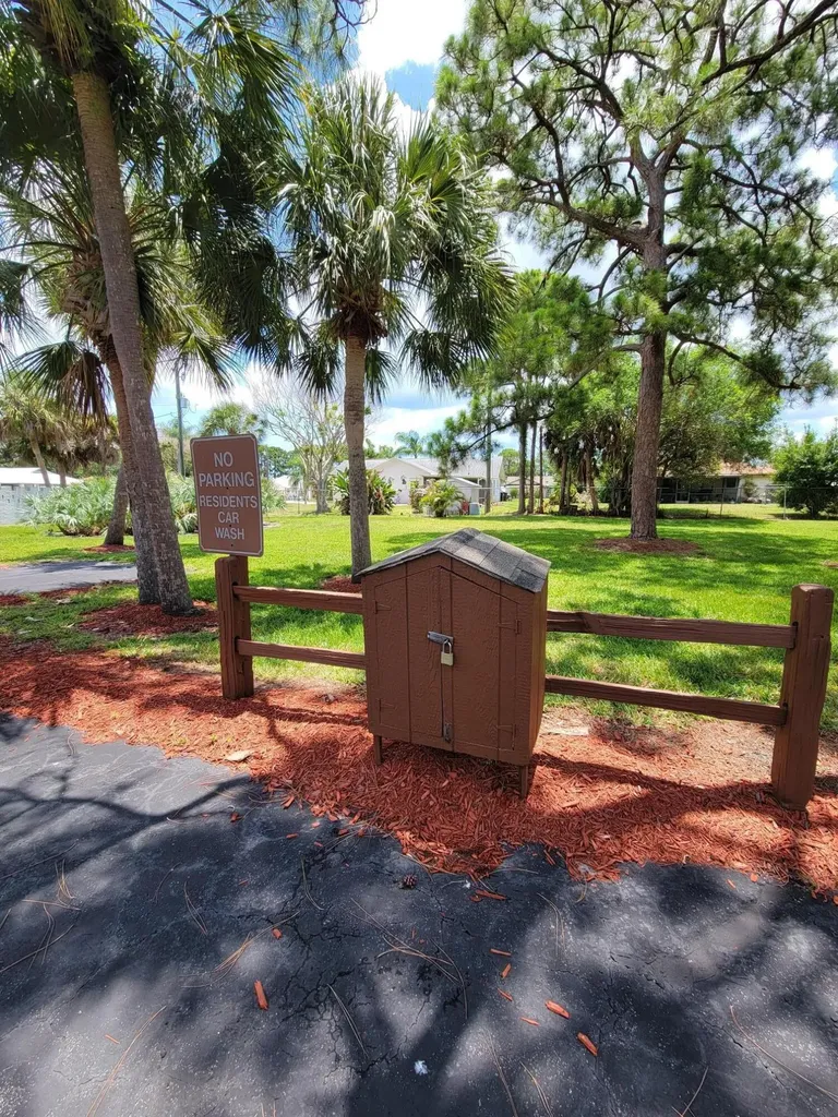 903 SE Camelot Gardens Boulevard SE Port St Lucie FL 34952