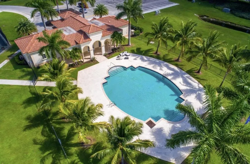 163 SE Via Lago Garda Port St Lucie FL 34952