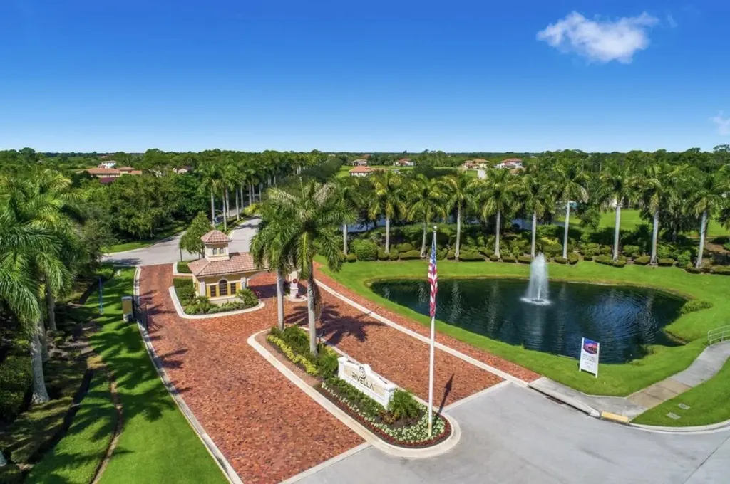 163 SE Via Lago Garda Port St Lucie FL 34952
