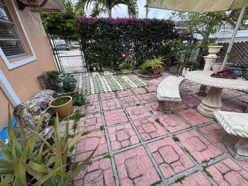 966 Sumter Road E West Palm Beach FL 33415