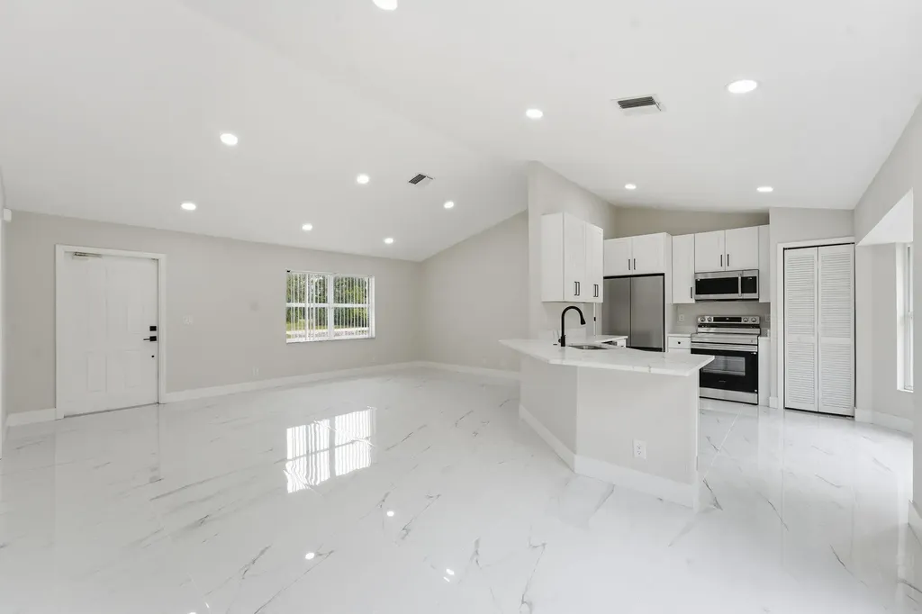 16825 81st Lane N The Acreage FL 33470