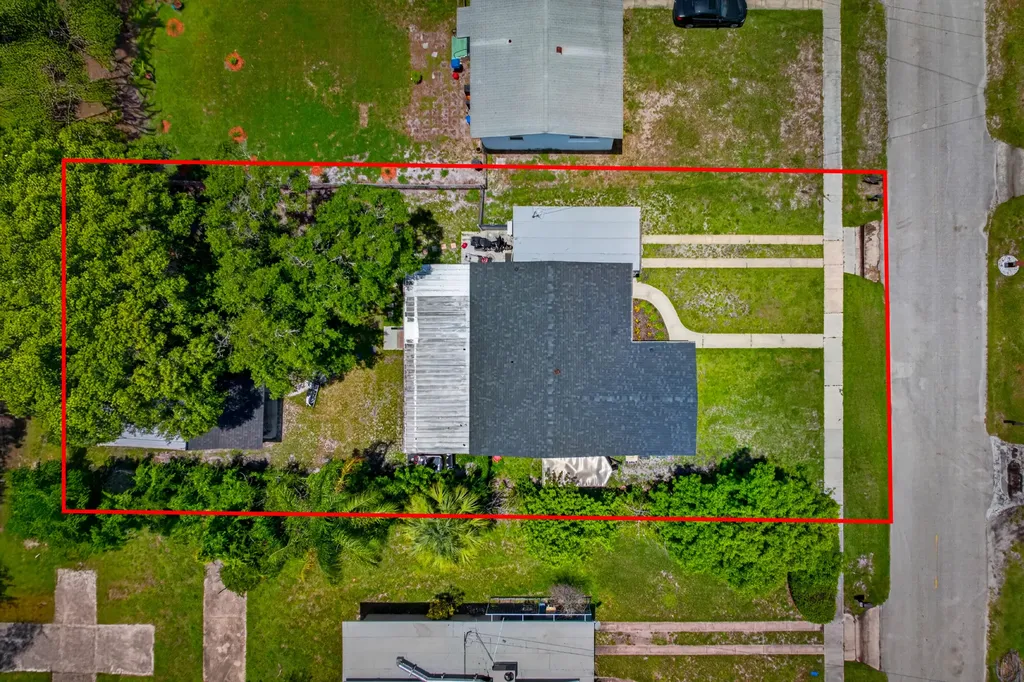 1105 Jasmine Avenue Fort Pierce FL 34982