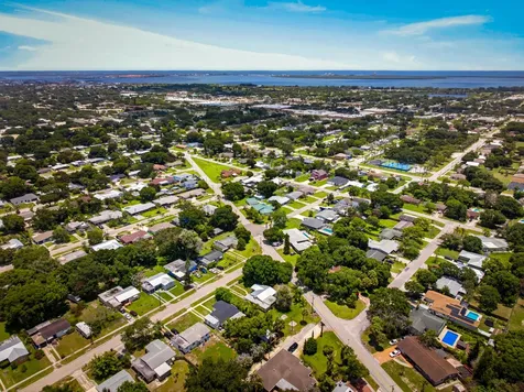 1105 Jasmine Avenue Fort Pierce FL 34982