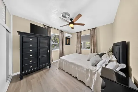1105 Jasmine Avenue Fort Pierce FL 34982