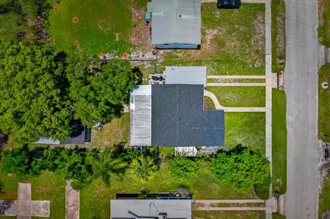 1105 Jasmine Avenue Fort Pierce FL 34982