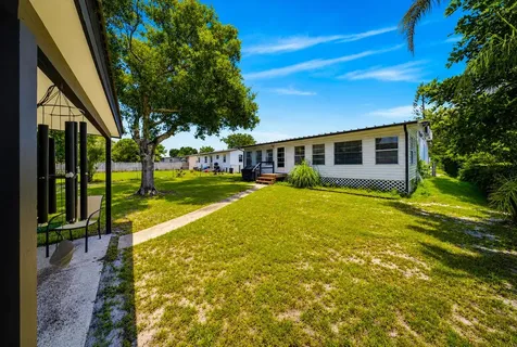 1105 Jasmine Avenue Fort Pierce FL 34982