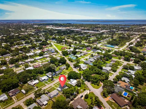 1105 Jasmine Avenue Fort Pierce FL 34982