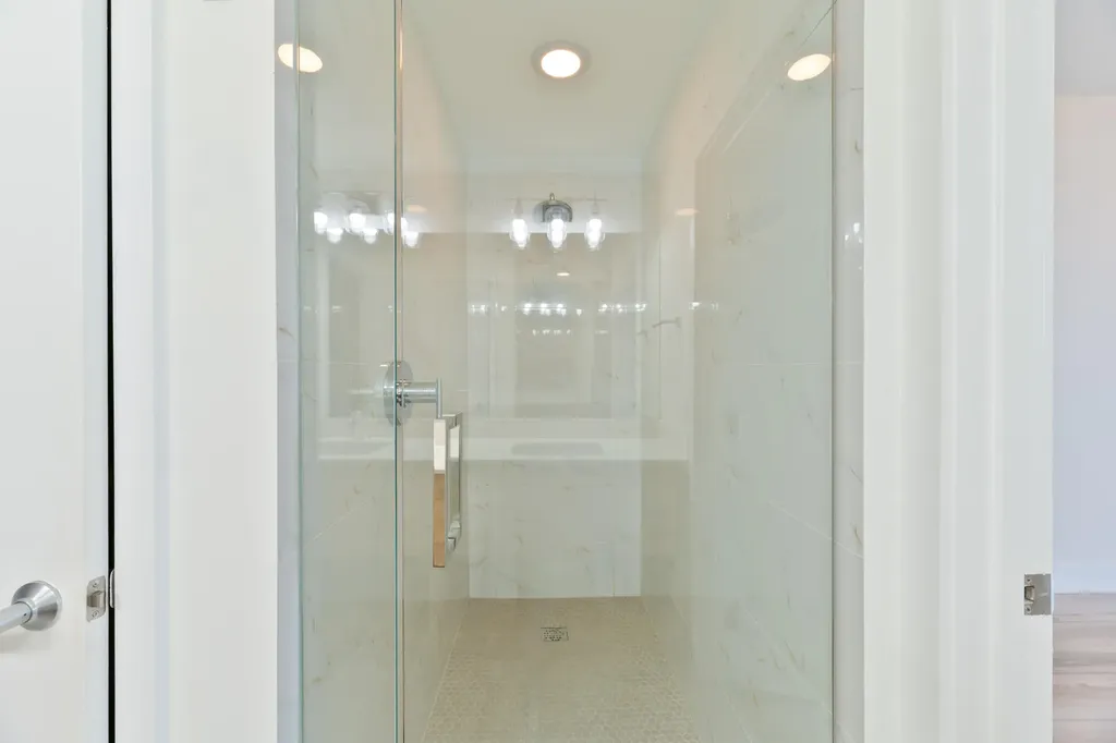 16385 Biscayne Boulevard North Miami Beach FL 33160