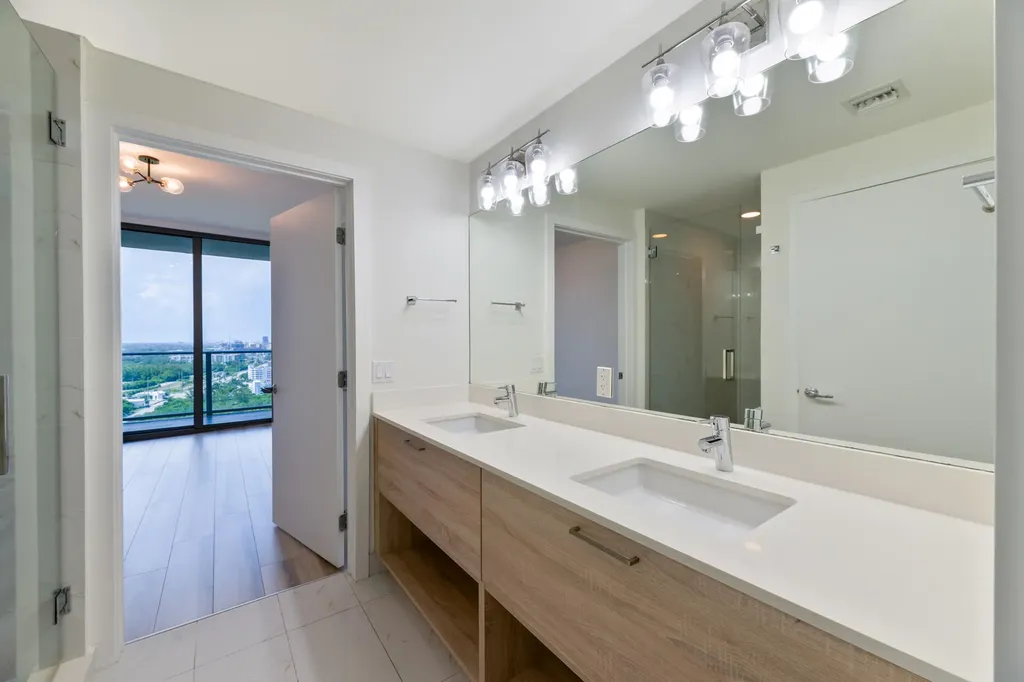 16385 Biscayne Boulevard North Miami Beach FL 33160