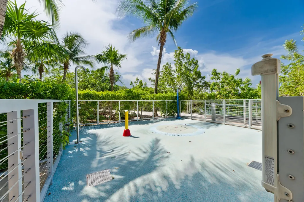 16385 Biscayne Boulevard North Miami Beach FL 33160
