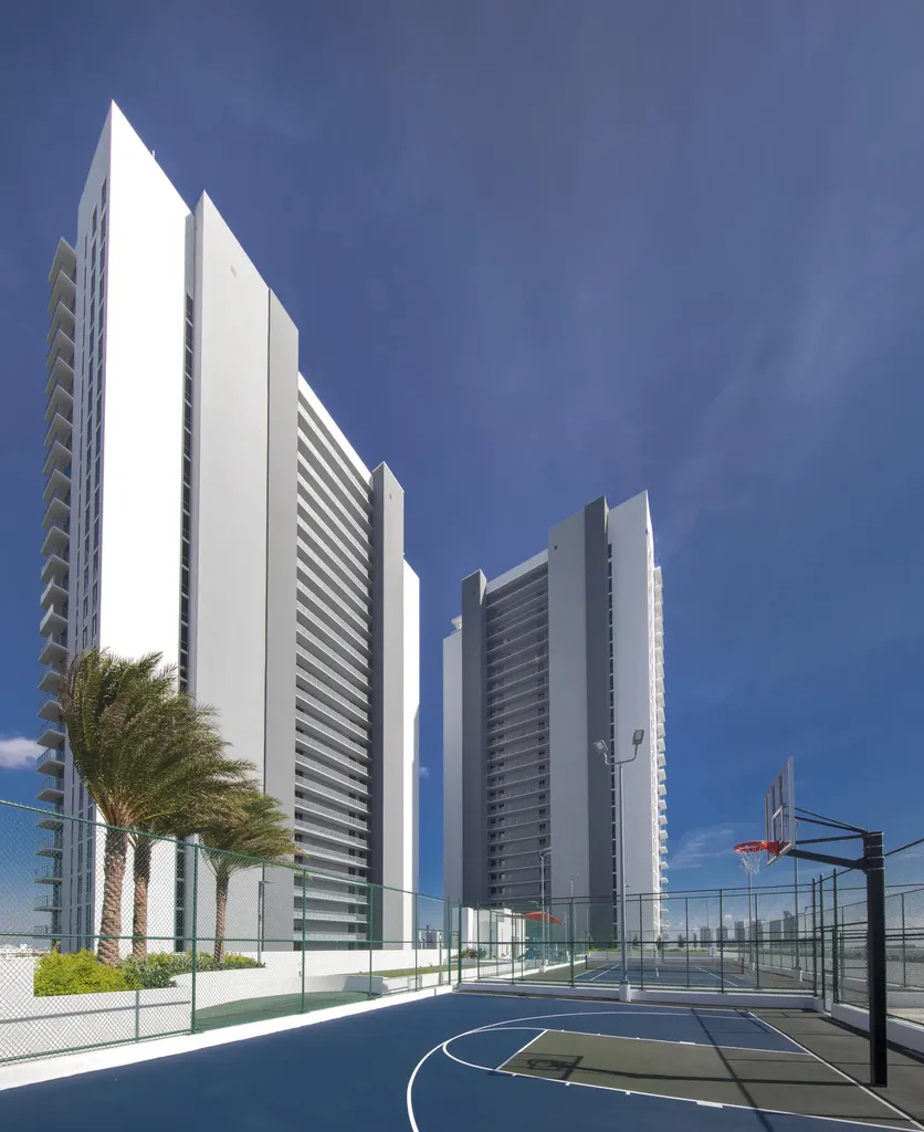 16385 Biscayne Boulevard North Miami Beach FL 33160