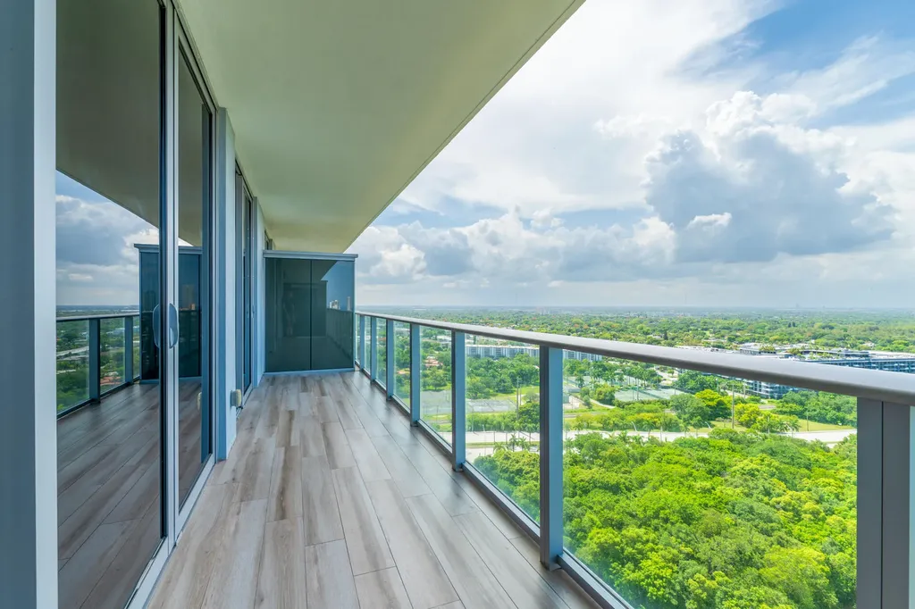 16385 Biscayne Boulevard North Miami Beach FL 33160