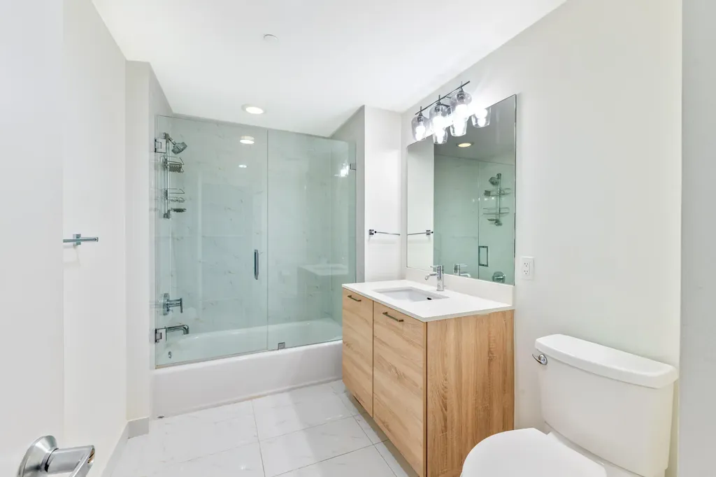 16385 Biscayne Boulevard North Miami Beach FL 33160