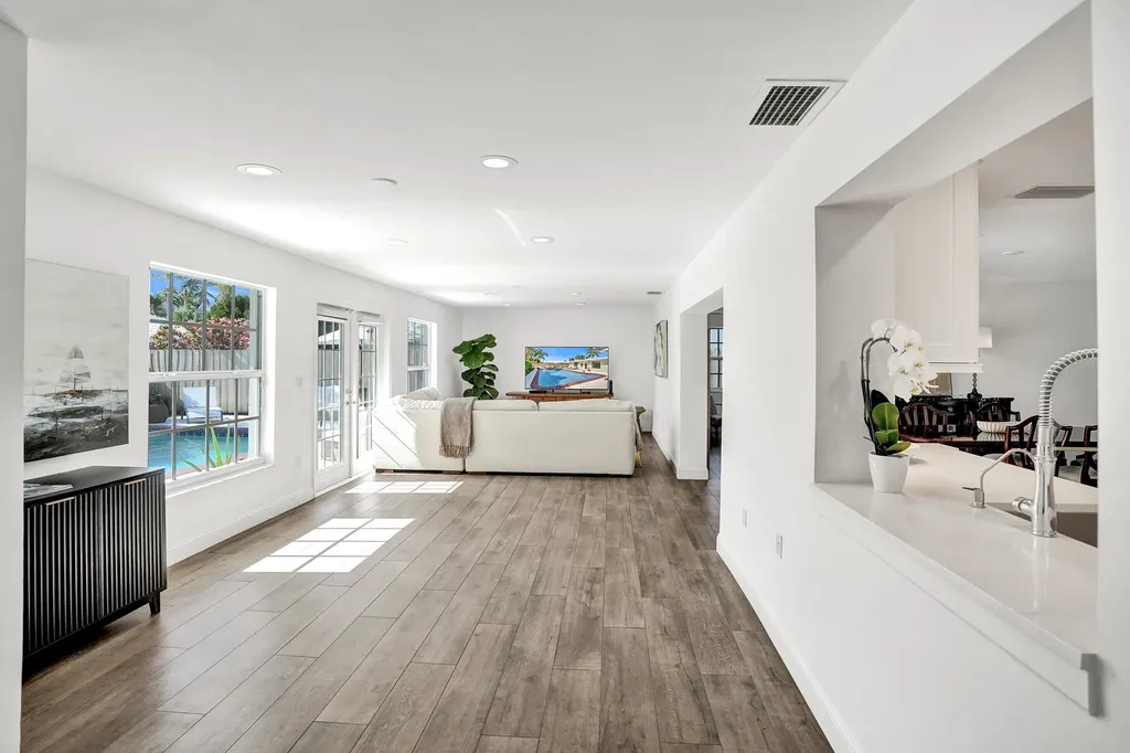 4240 NE 28th Avenue Fort Lauderdale FL 33308