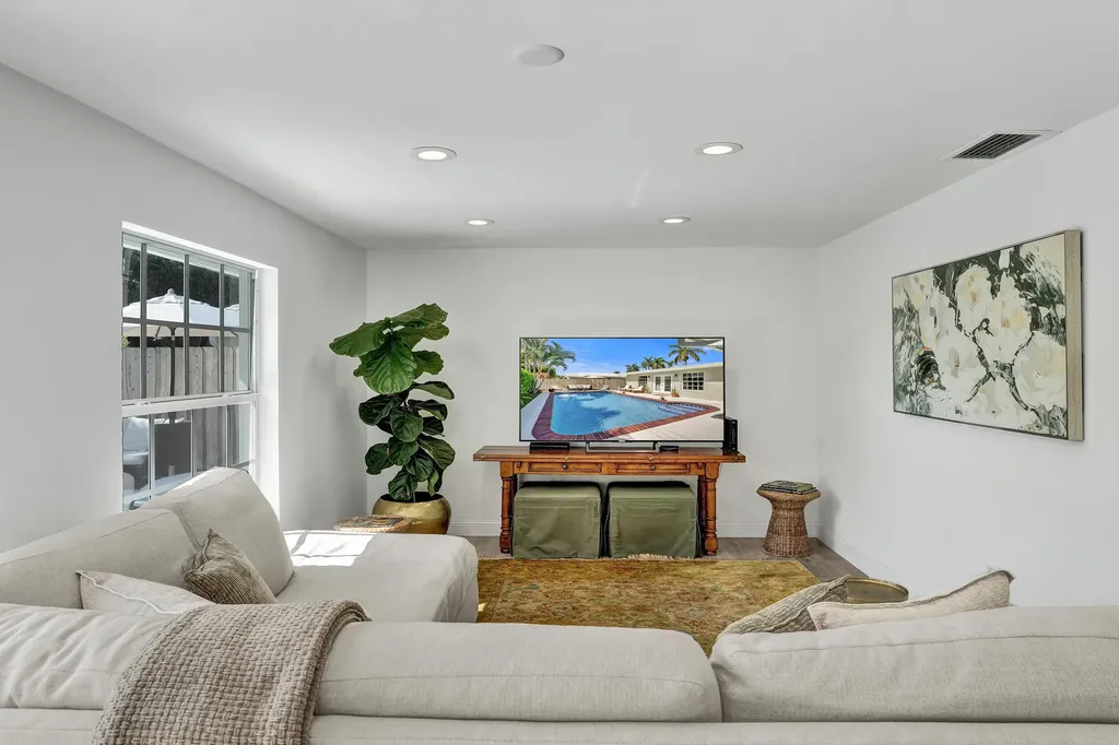 4240 NE 28th Avenue Fort Lauderdale FL 33308