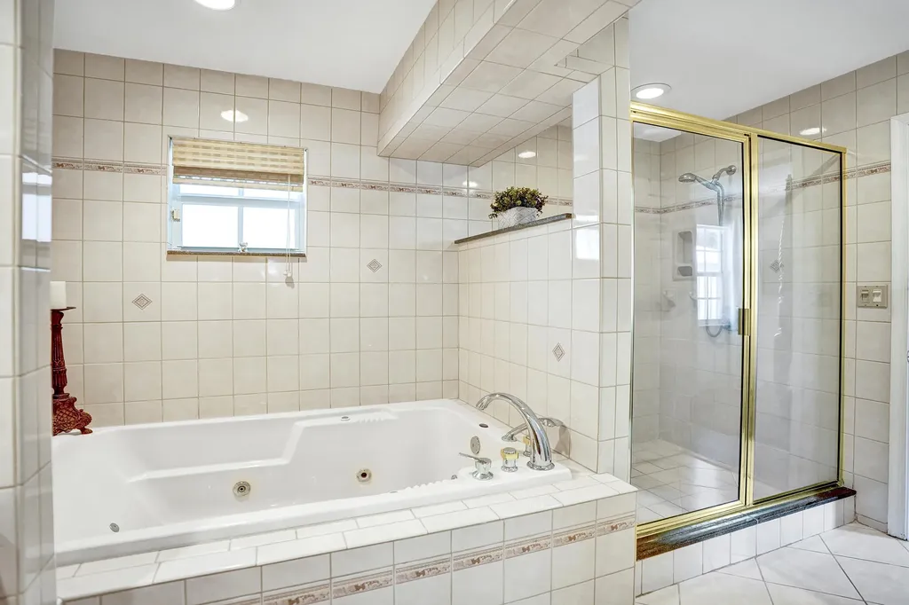 4240 NE 28th Avenue Fort Lauderdale FL 33308