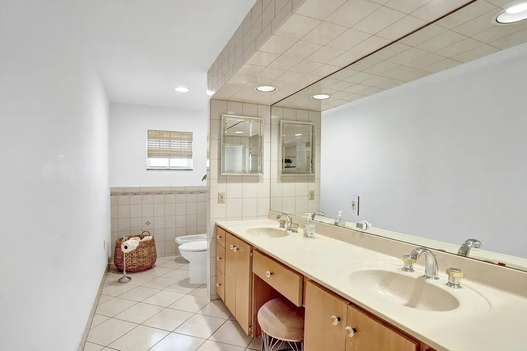 4240 NE 28th Avenue Fort Lauderdale FL 33308