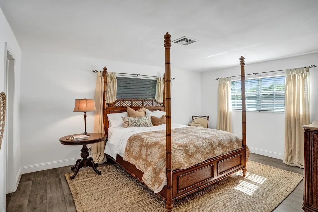 4240 NE 28th Avenue Fort Lauderdale FL 33308
