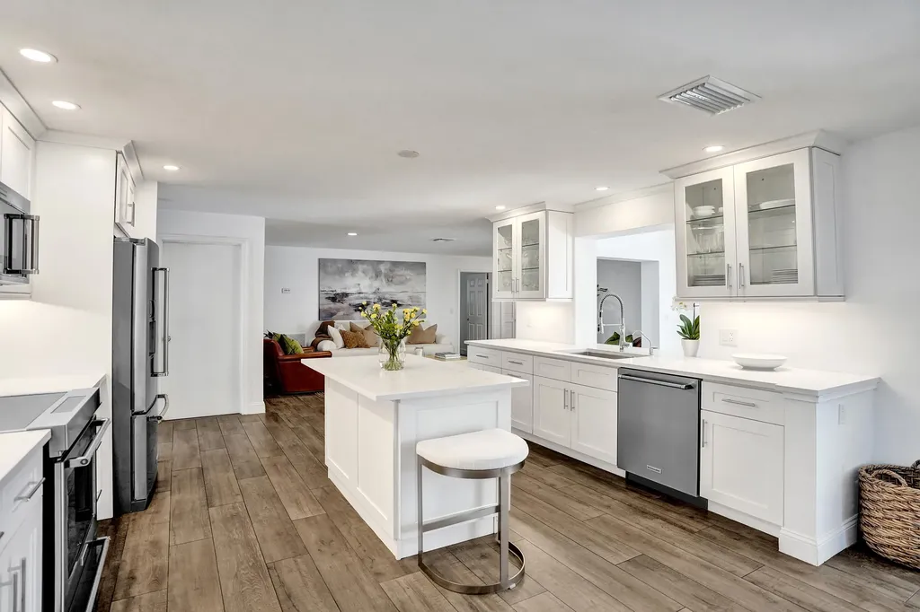 4240 NE 28th Avenue Fort Lauderdale FL 33308
