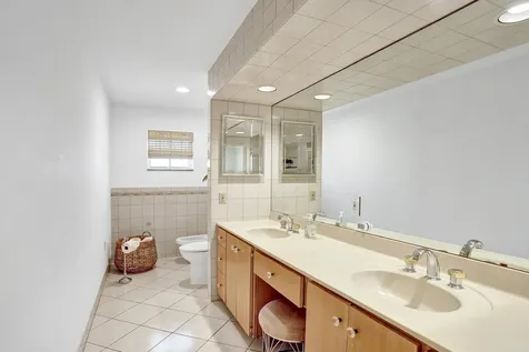 4240 NE 28th Avenue Fort Lauderdale FL 33308