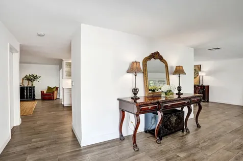 4240 NE 28th Avenue Fort Lauderdale FL 33308