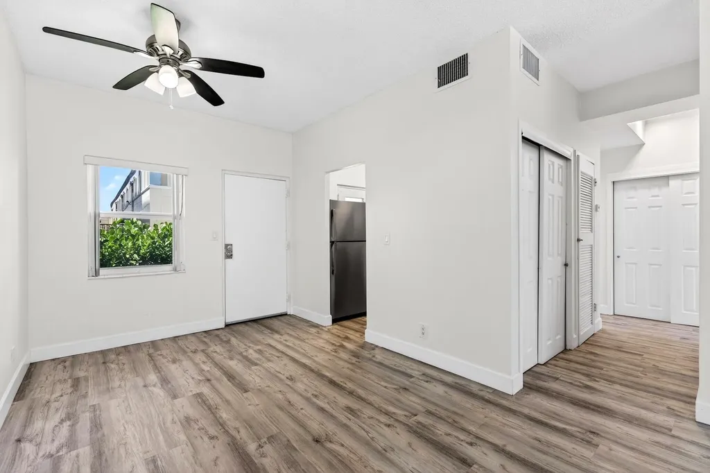 2555 NE 11th Street Fort Lauderdale FL 33304